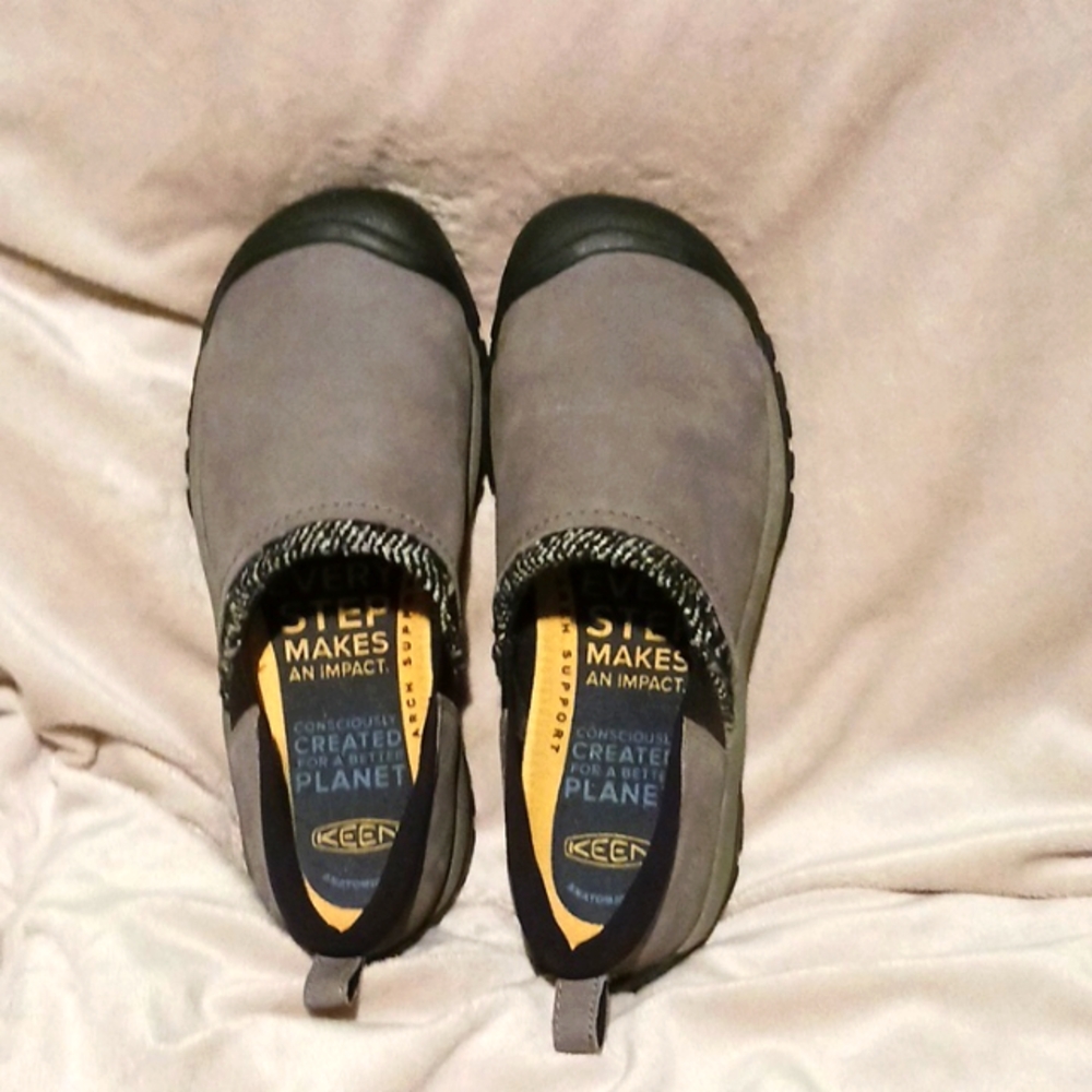 Size 11 KEEN slip ons W